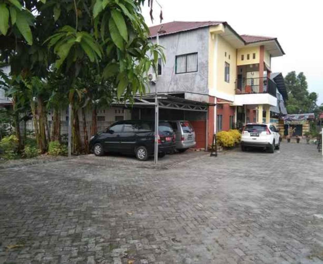 Penginapan Syariah Parit  Eksteriør billede